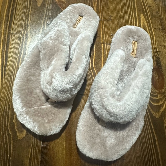 Olukai Kipea Heu Genuine Shearling Slide Sandal size 10 NWOB - Picture 1 of 4